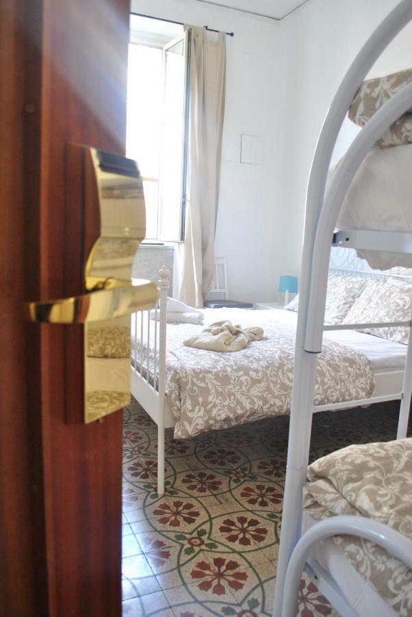 Sunrise Hostel & Rooms Палермо Экстерьер фото